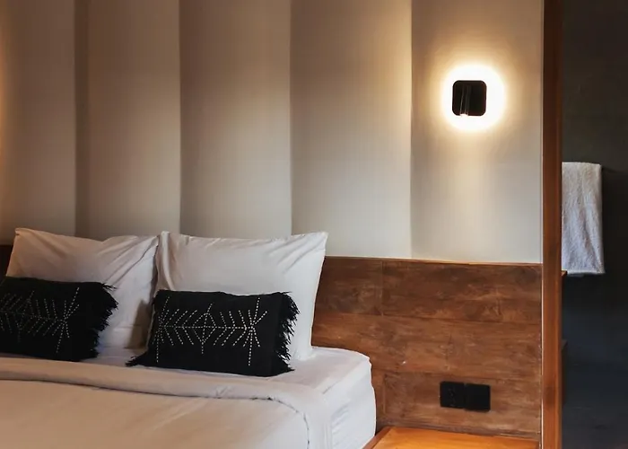 Villa Khaya - 2br With Pool Walk To Seminyak