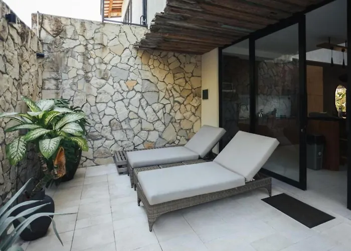 Villa Khaya - 2br With Pool Walk To Seminyak